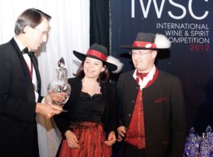Verleihung gläserne Trophy - Doris und Josef Farthofer (IWSC 2012)