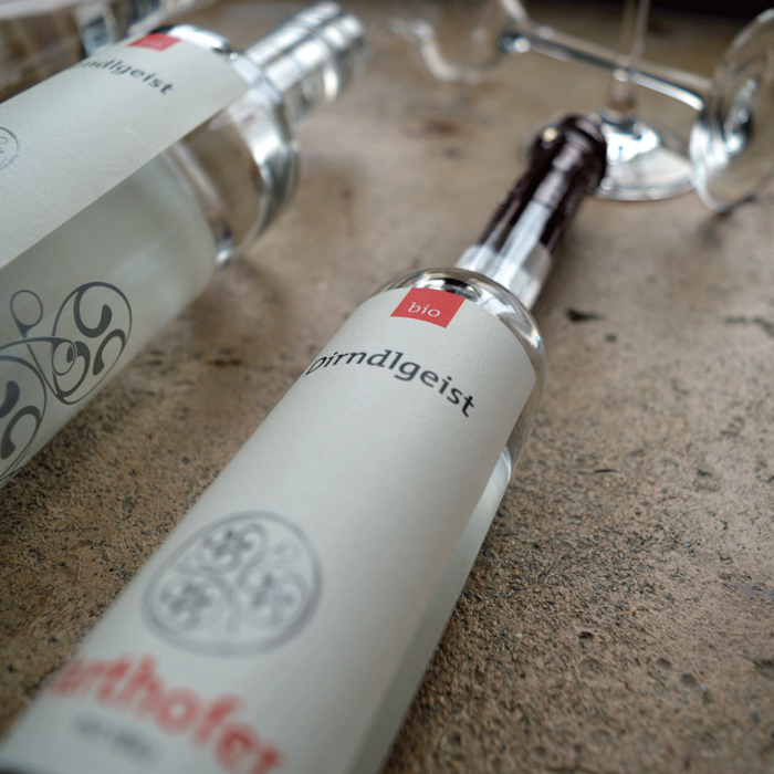Dirndlgeist (700, 350 und 100 ml) - Destillerie Farthofer