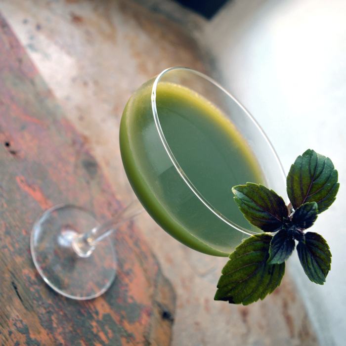 Cocktail Gin Basil Smash mit Organic Gin - Destillerie Farthofer