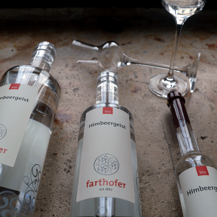 Waldhimbeergeist (700, 350 und 100 ml) - Destillerie Farthofer