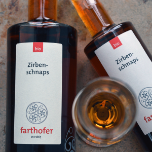 Bio Zirbenschnaps (700 und 350 ml) - Destillerie Farthofer